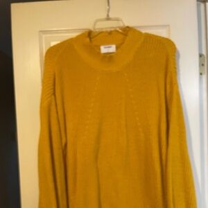 Old navy gold knit sweater